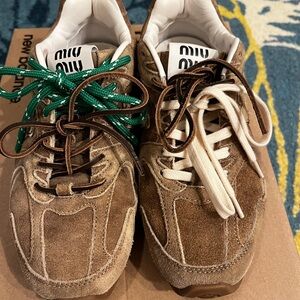 New balance x miu miu.